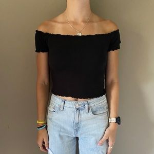 Black lettuce trim cropped top